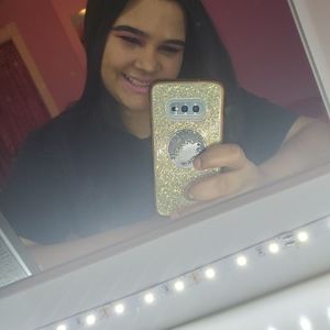 Meet your Posher, Yenifer